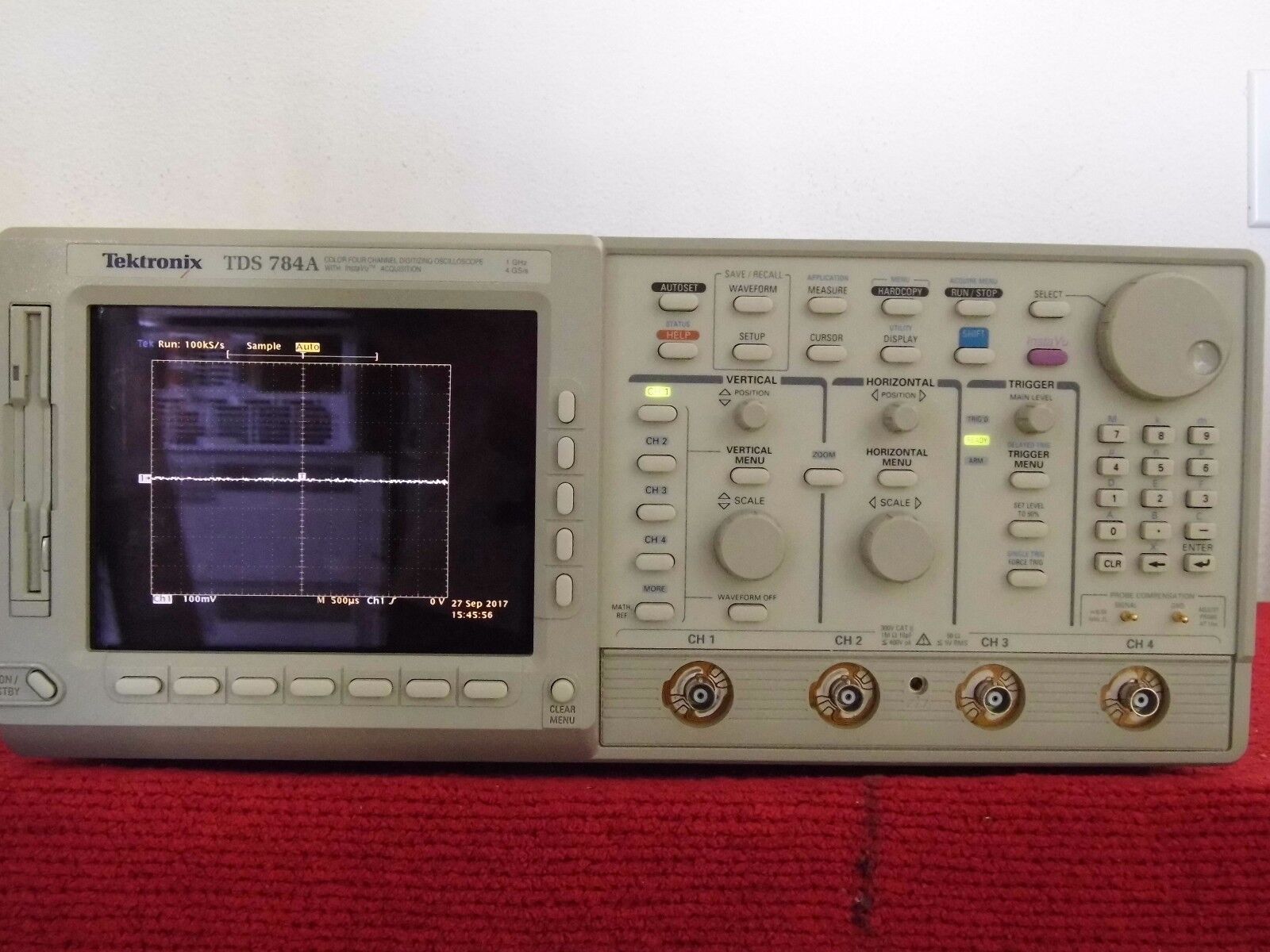 Tektronix TDS784A Oscilloscope 1GHz, 4GS/s Opt's 2F/1M NIST calibrated 8/2017 Tektronix TDS784A Oscilloscope 1GHz, 4GS/s Opt's 2F/1M NIST calibrated 8/2017